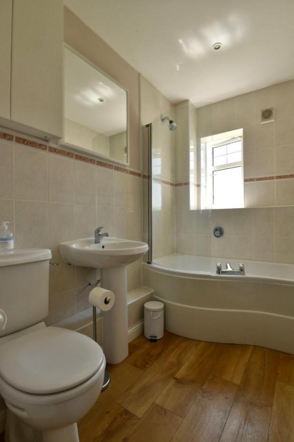 47 Wetherby Way, 3 Bedrooms, Sleeps 6, Easy Walk To Town, Parking, Self Catering, Great View 埃文河畔斯特拉特福 外观 照片